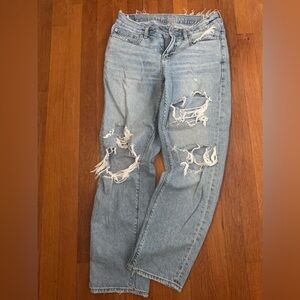 American Eagle Outfitters Light Blue Distressed Boyfriend Jeans